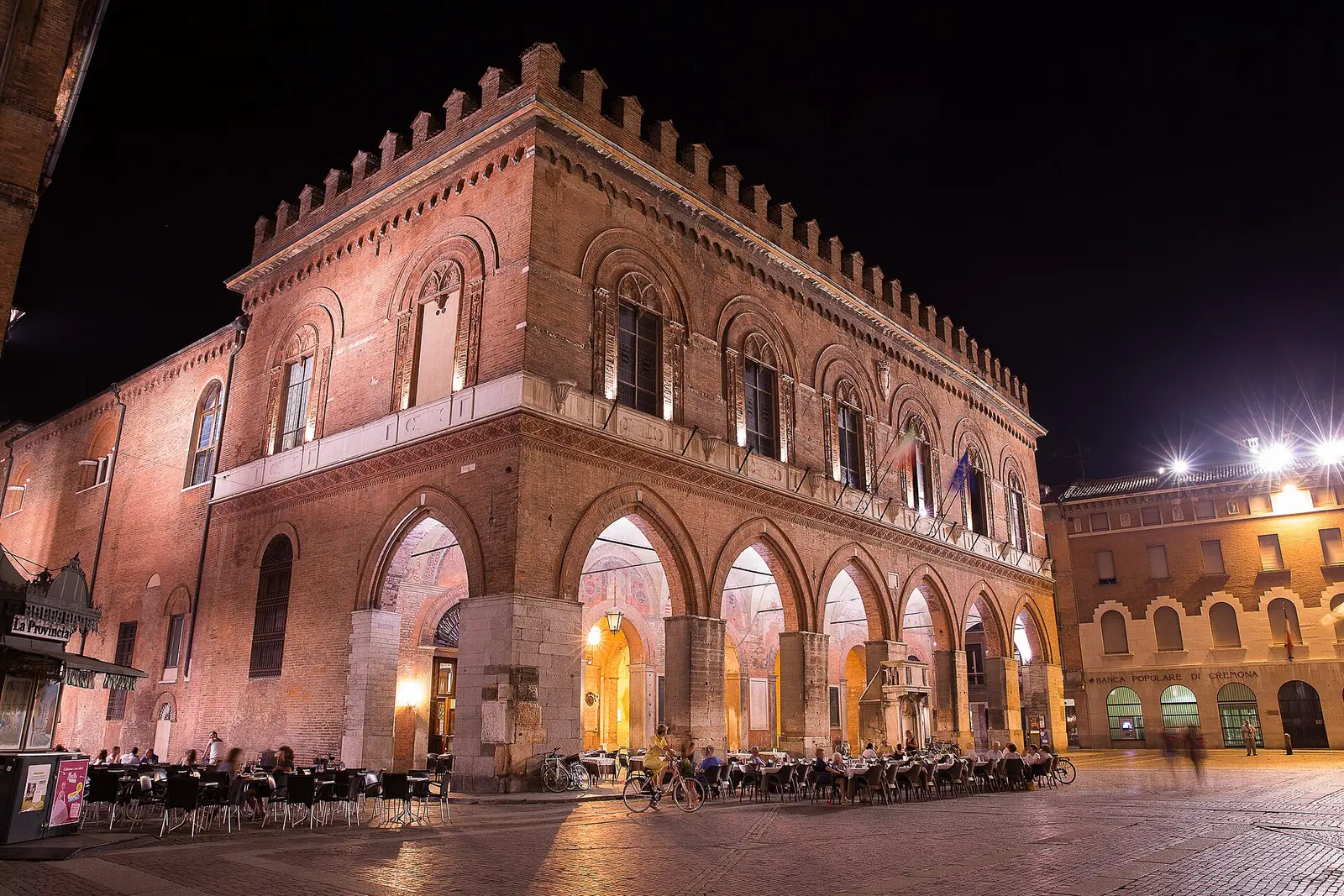 Cremona di notte