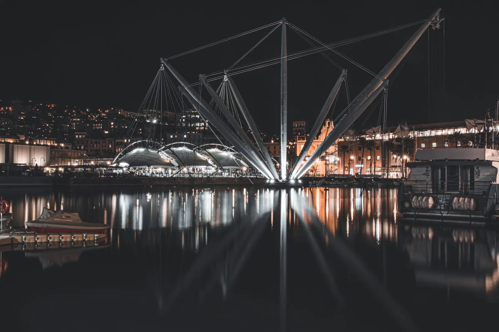 Genova di notte