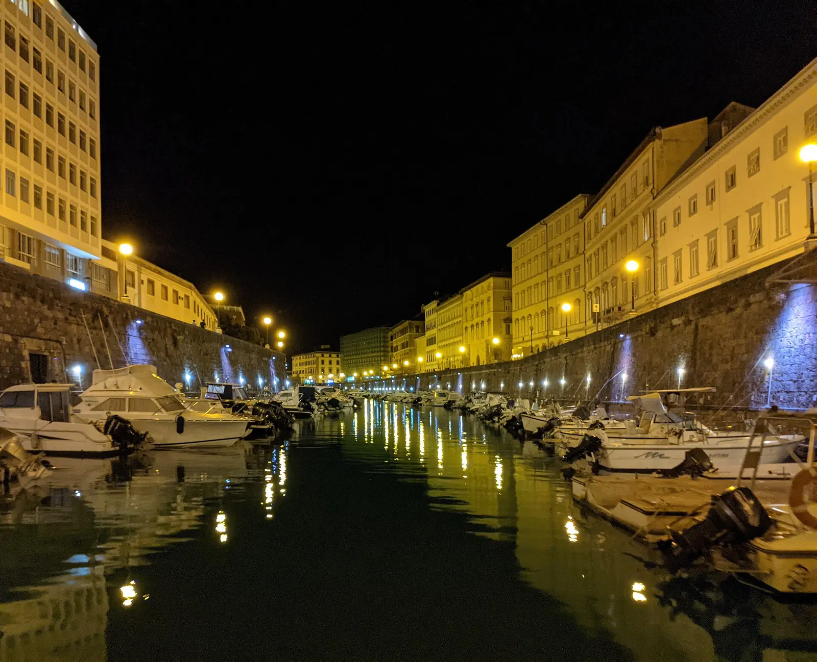 Livorno di notte
