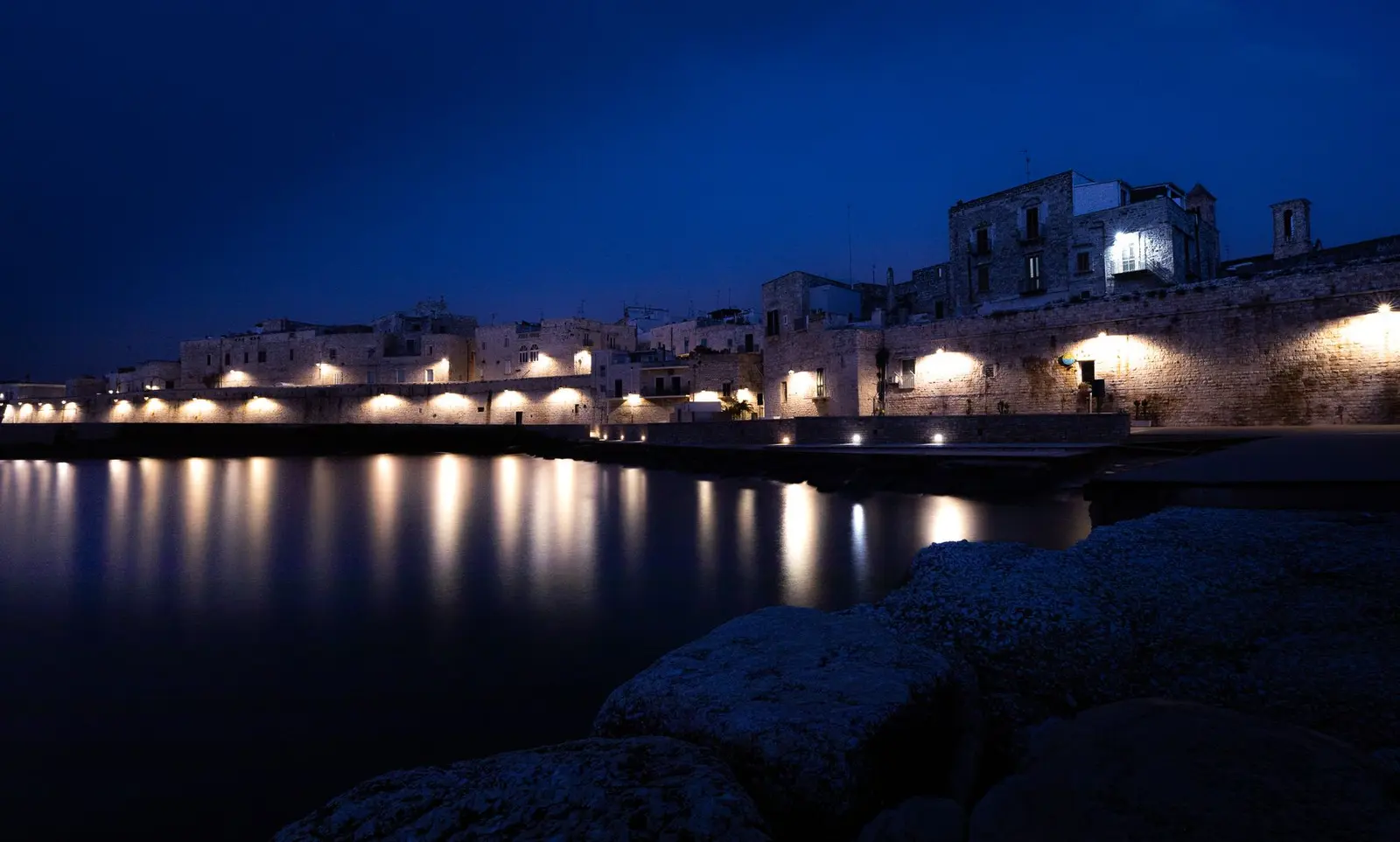 Monopoli di notte