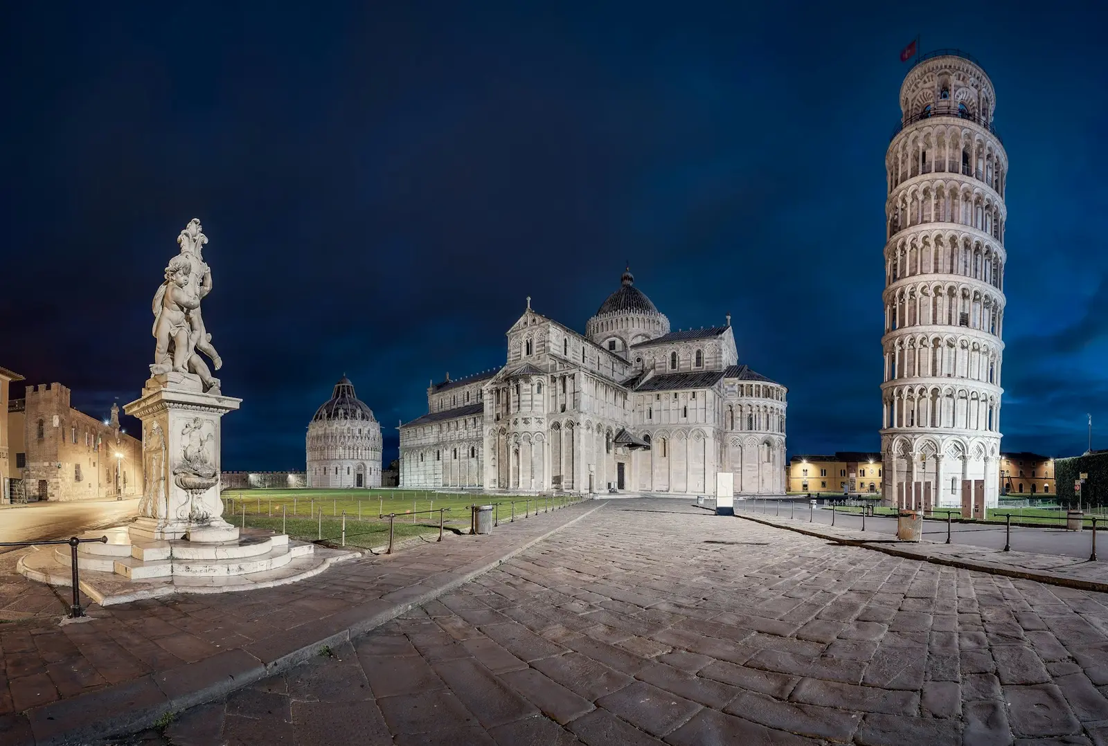 Pisa di notte