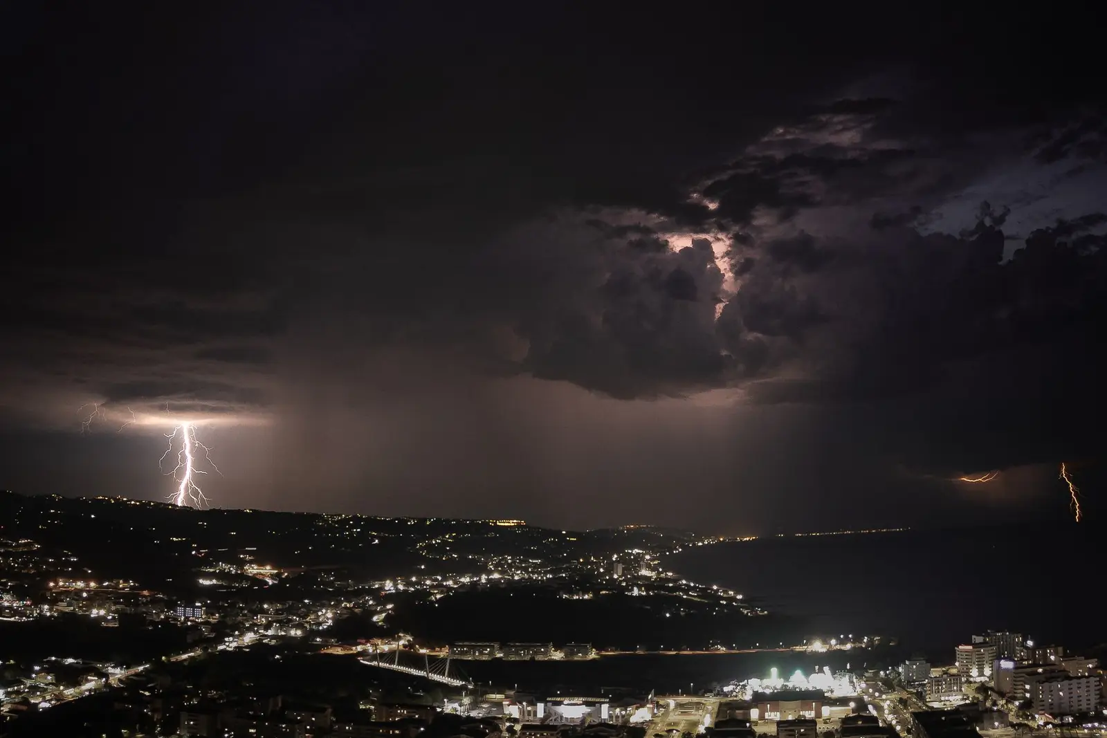 Reggio Calabria di notte
