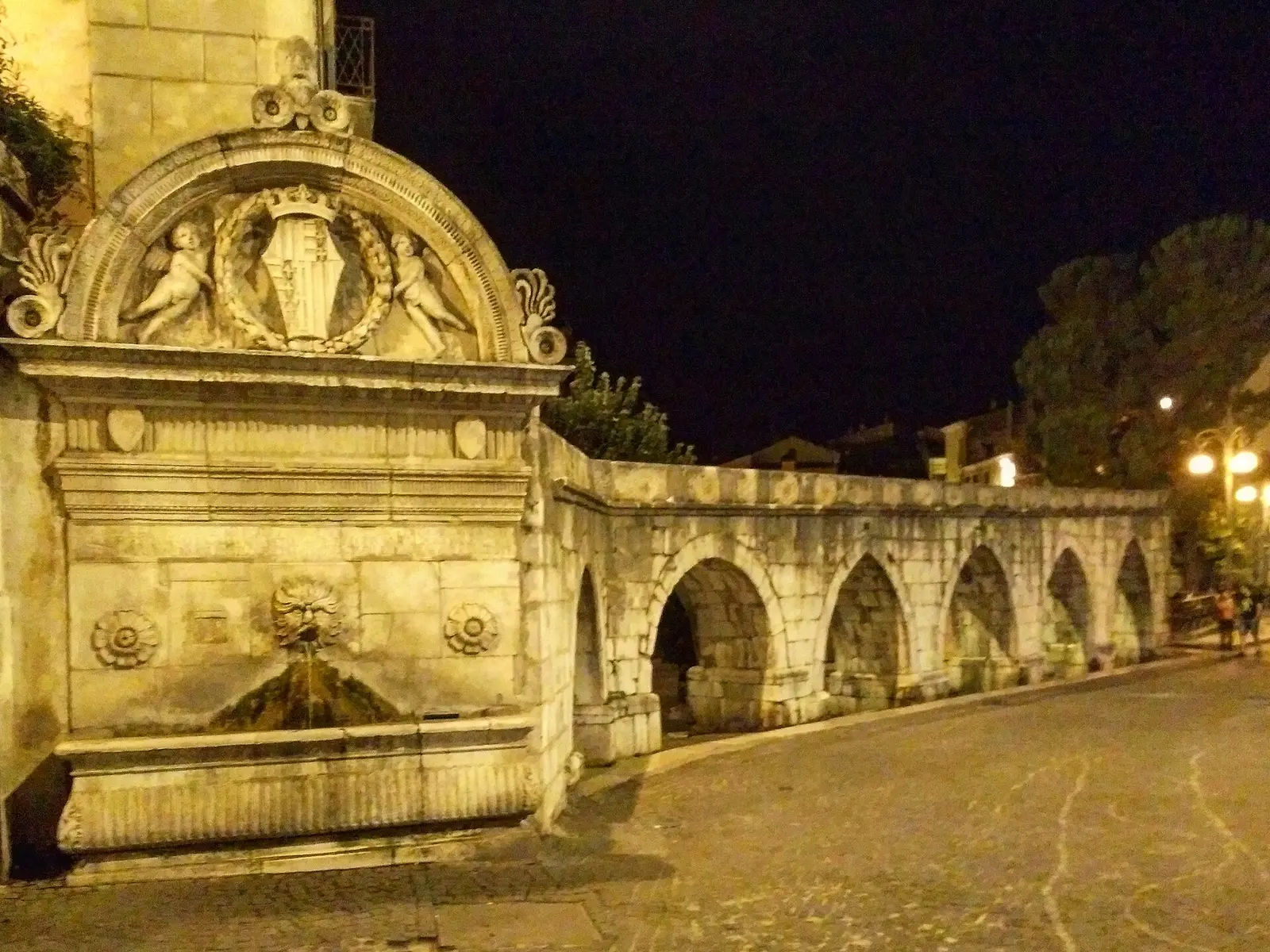 Sulmona di notte